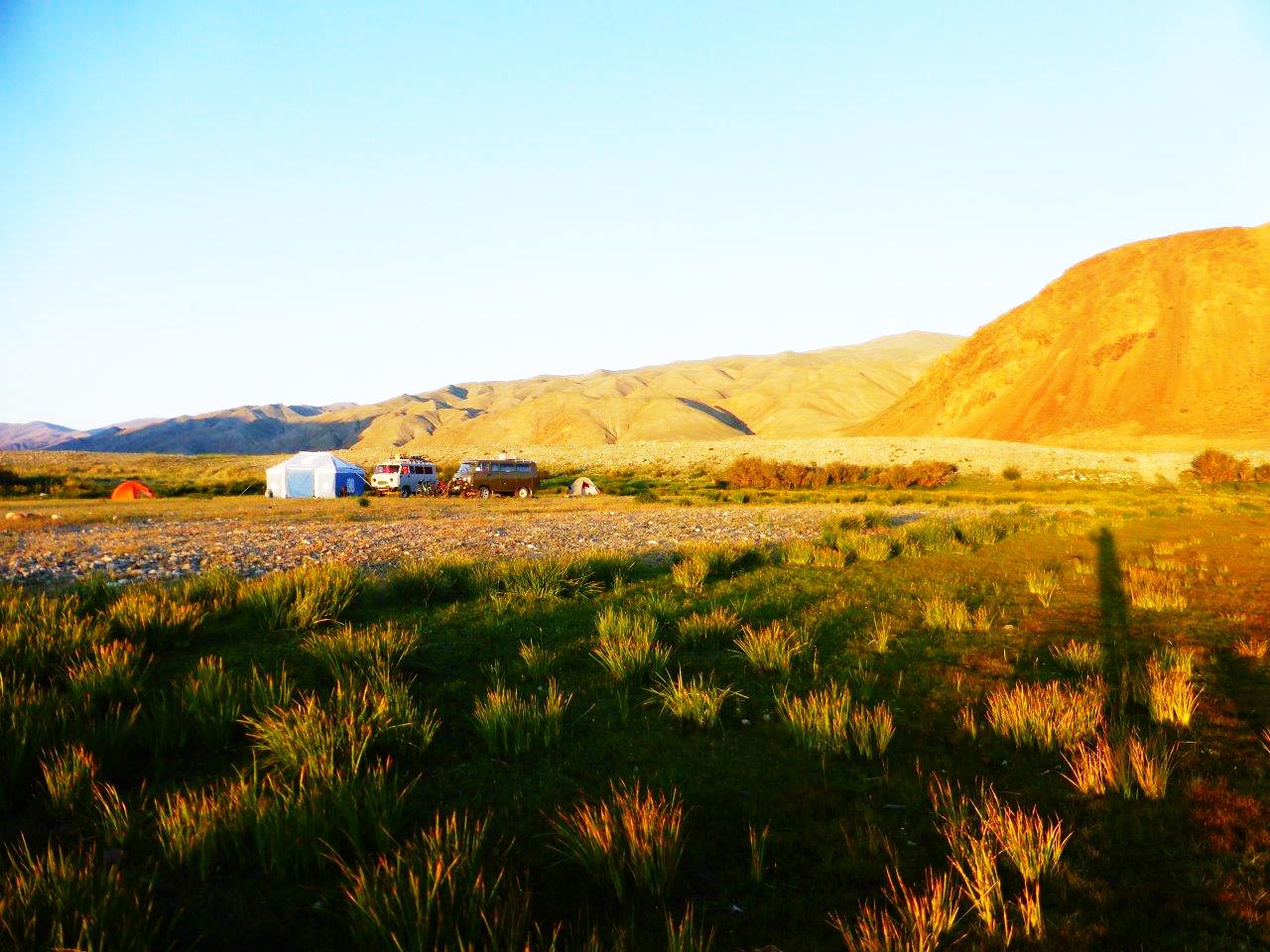 Western Mongolia tour with mongolian steppe